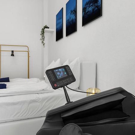 62Qm2, Massageseat, Billard-Table, King-Sized Bed Apartment Berlin Bagian luar foto