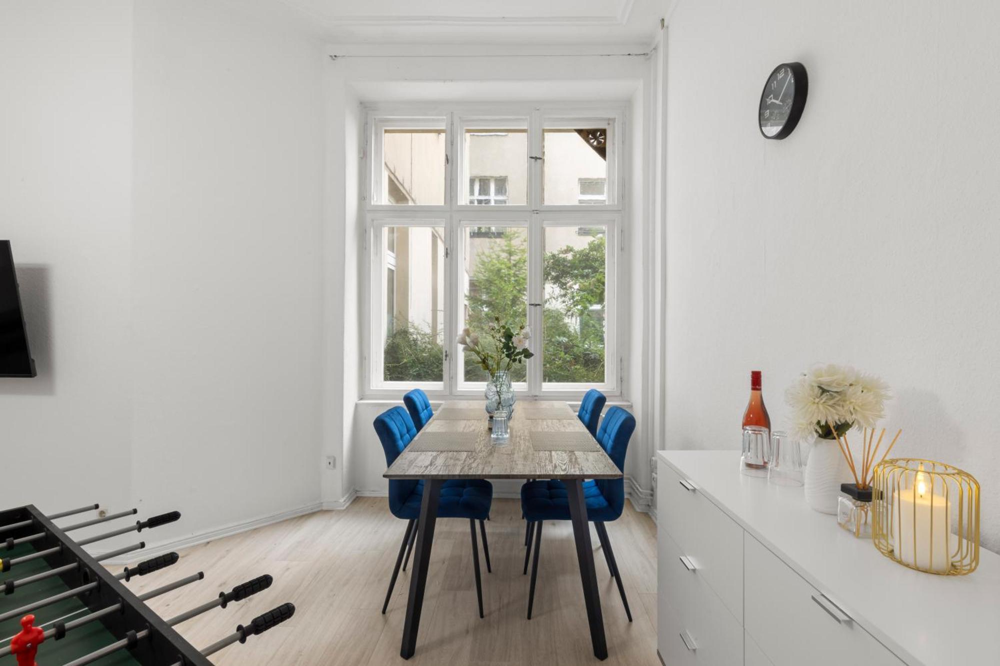 62Qm2, Massageseat, Billard-Table, King-Sized Bed Apartment Berlin Bagian luar foto