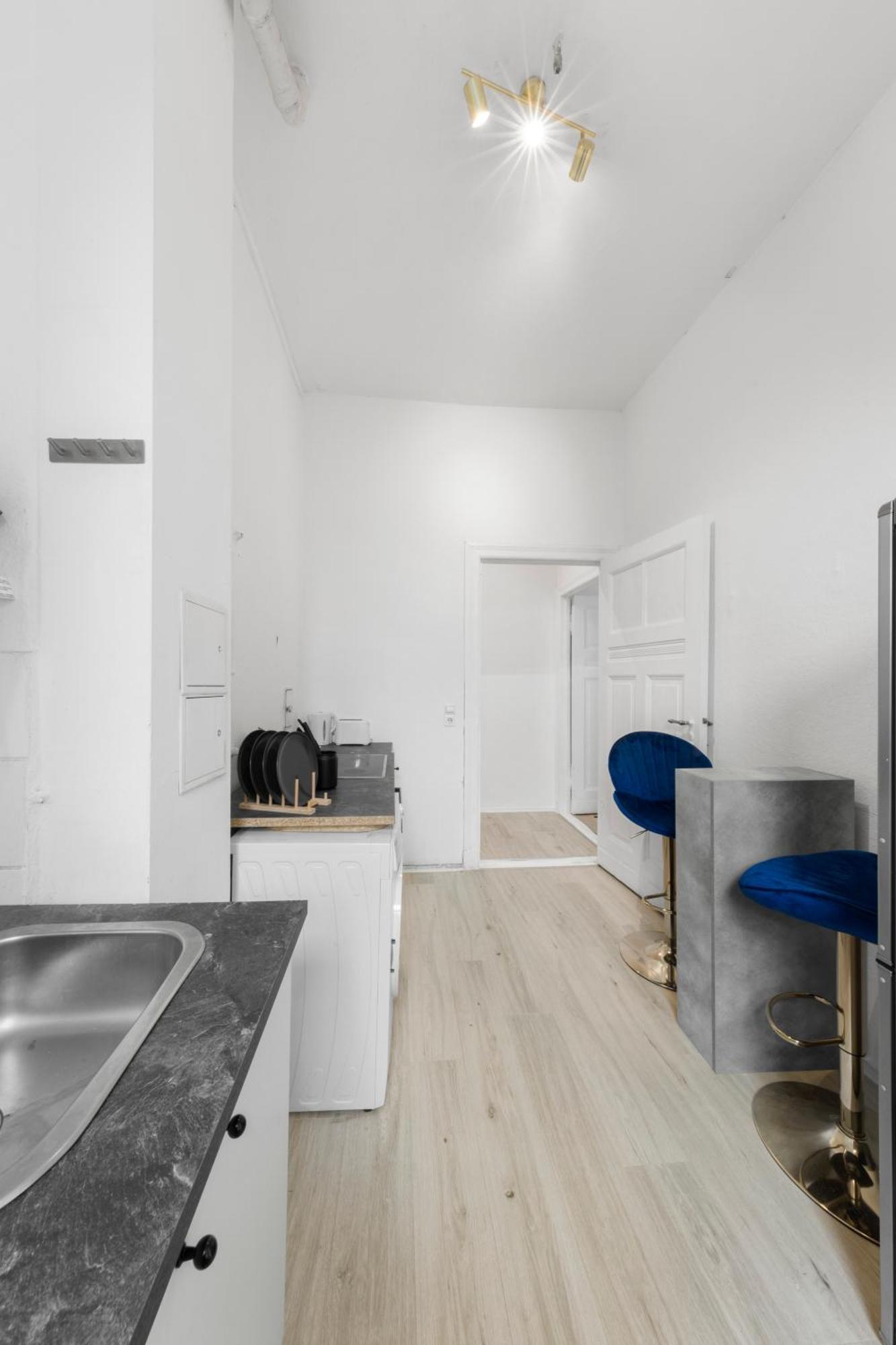 62Qm2, Massageseat, Billard-Table, King-Sized Bed Apartment Berlin Bagian luar foto